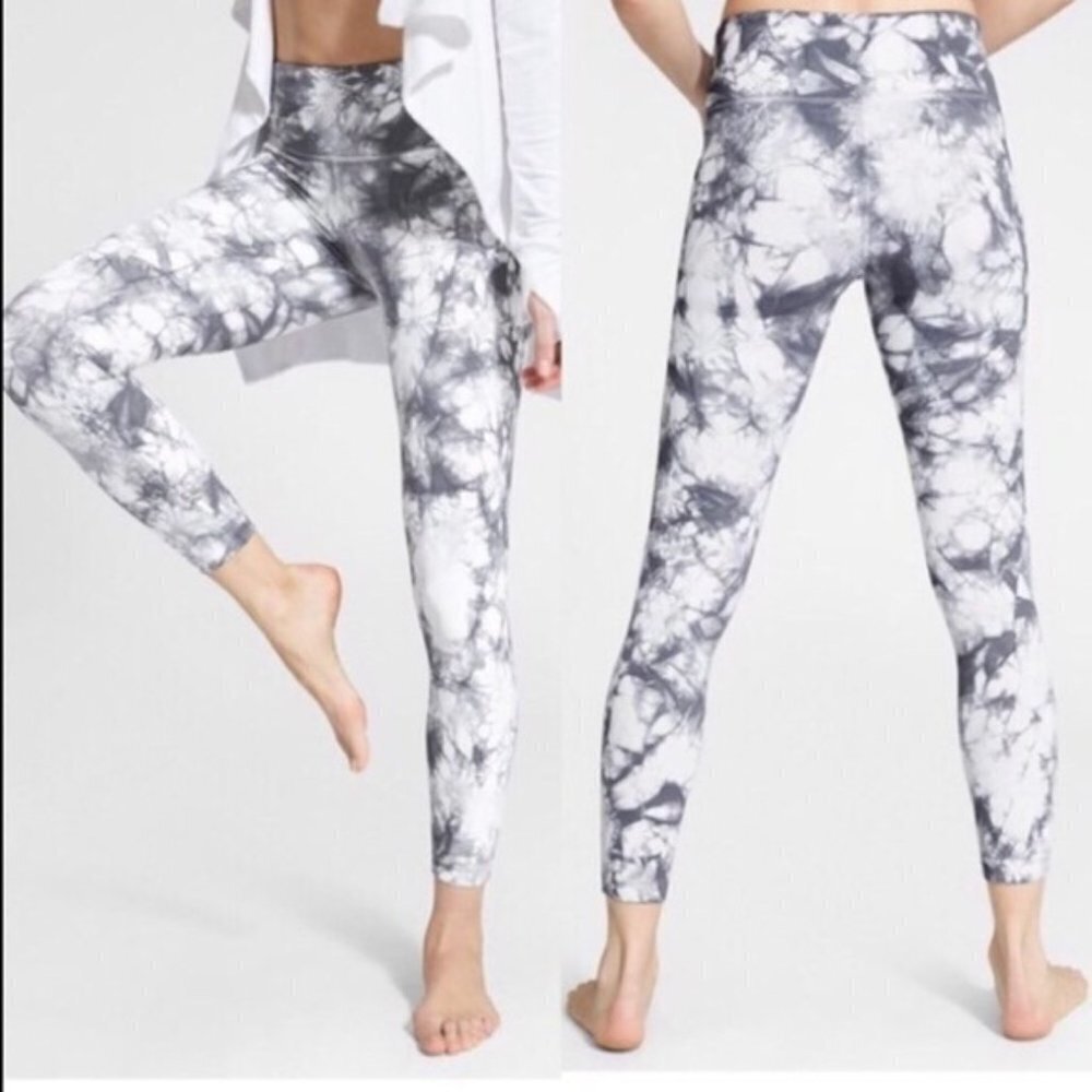 ✅ Athleta 7/8‎ Tie Dye Salutation Leggings Gray White SIZE X-SMALL